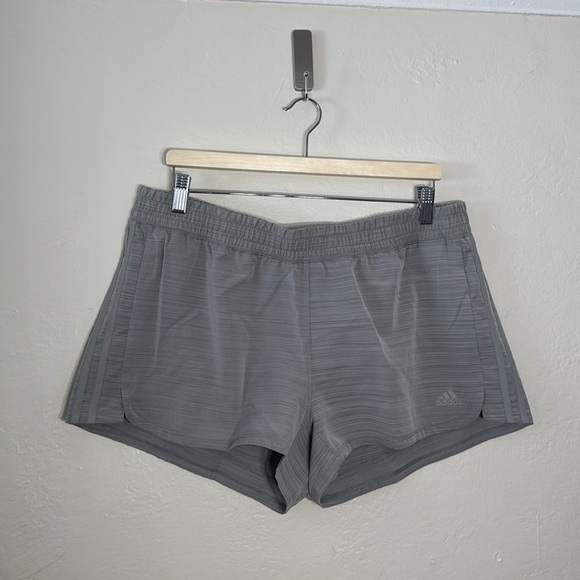 NWT Adidas Aeroready Pacer Running 3-Stripes MidRise 3" Inseam Short Hth Gray XL - Picture 5 of 14